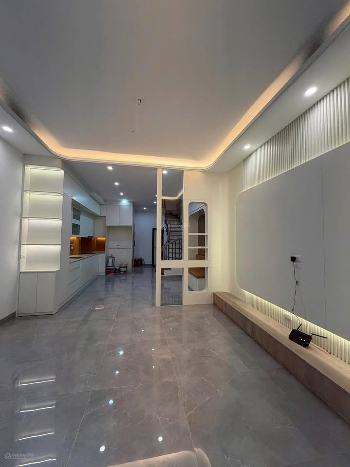 Cho thuê nhà 6 tầng thang máy, ngõ 41 Thái Hà, Đống Đa - 20 triệu/tháng