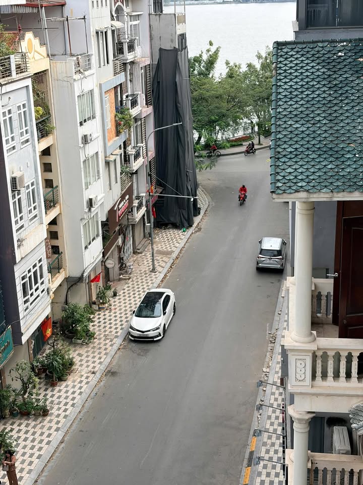 Nhà riêng Lạc Long Quân Tây Hồ 60m² giá 30 triệu - Ô tô vào tận nhà!