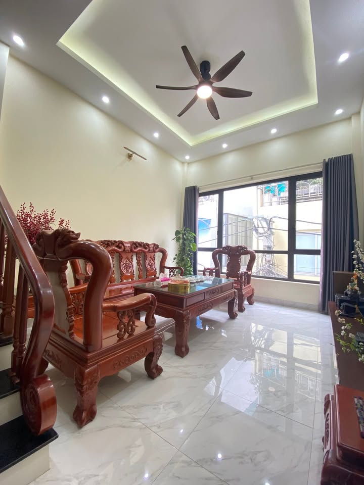 Cho thuê nhà phố Gia Thượng, Long Biên - 50m², 5 tầng, Kinh doanh/Ở tốt