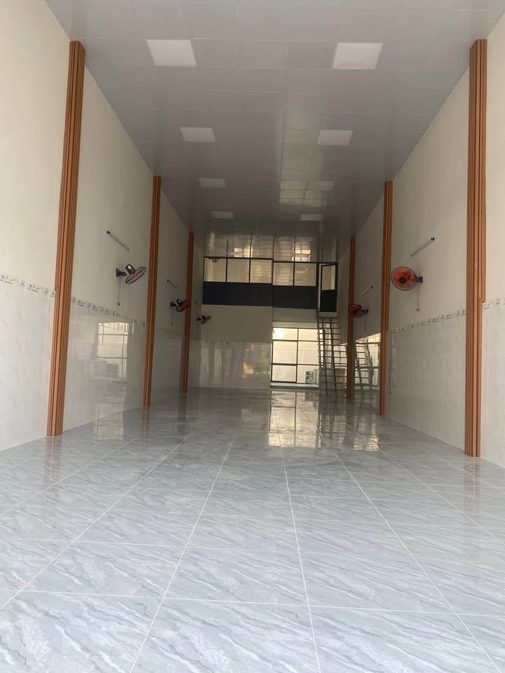 Cho thuê nhà nguyên căn Hóc Môn - 150m² - Đường xe tải thông thoáng