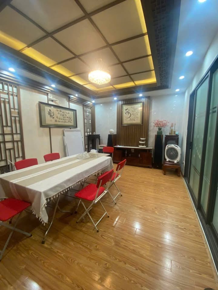 Cho thuê nhà 5 tầng 40m² ngõ 12 Chùa Bộc, Đống Đa - Kinh doanh, VP, Ở
