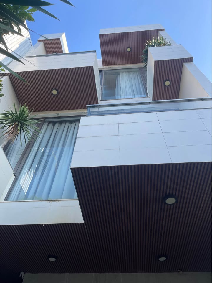 Bán nhà Nam Việt Á 100m² - Vị trí đắc địa, sẵn sàng ở ngay!