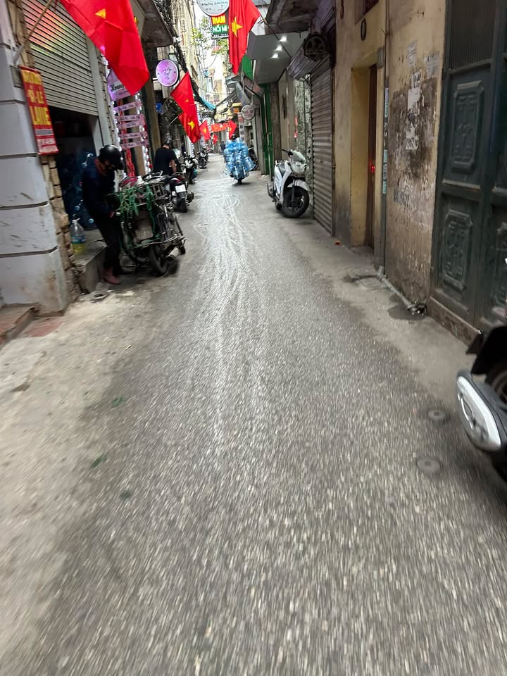 Nhà Phố Sông Sét 42m² - 9.55 Tỷ - Kinh Doanh Đỉnh, Ô Tô Gần Nhà!