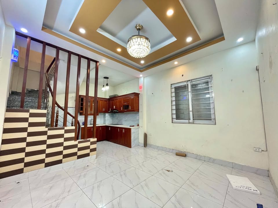 Nhà 30m² Thạch Bàn, Long Biên - 3PN, Full Nội Thất, Giá 5.4 Tỷ