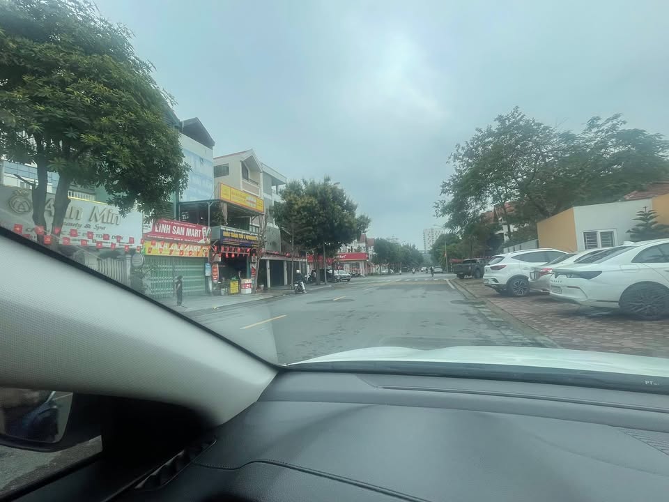 Nhà phố KĐT Việt Hưng 115m² 42 tỷ - Mặt tiền kinh doanh