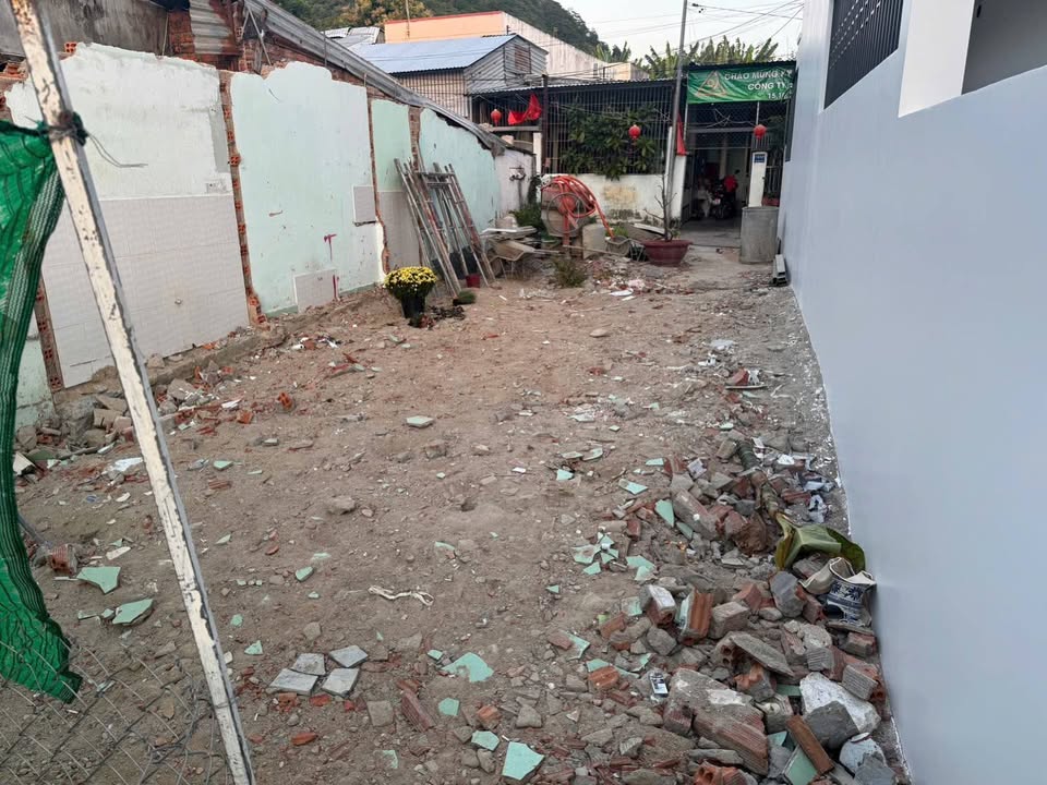 Đất nền Phường Vĩnh Hòa Nha Trang 65m² - Sổ đỏ chính chủ xây tự do