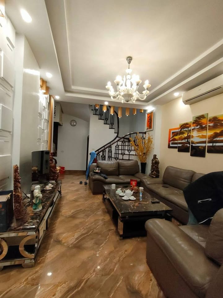 Nhà riêng Thái Hà Đống Đa 63m² - Ô tô đỗ cửa, sẵn sàng ở ngay!