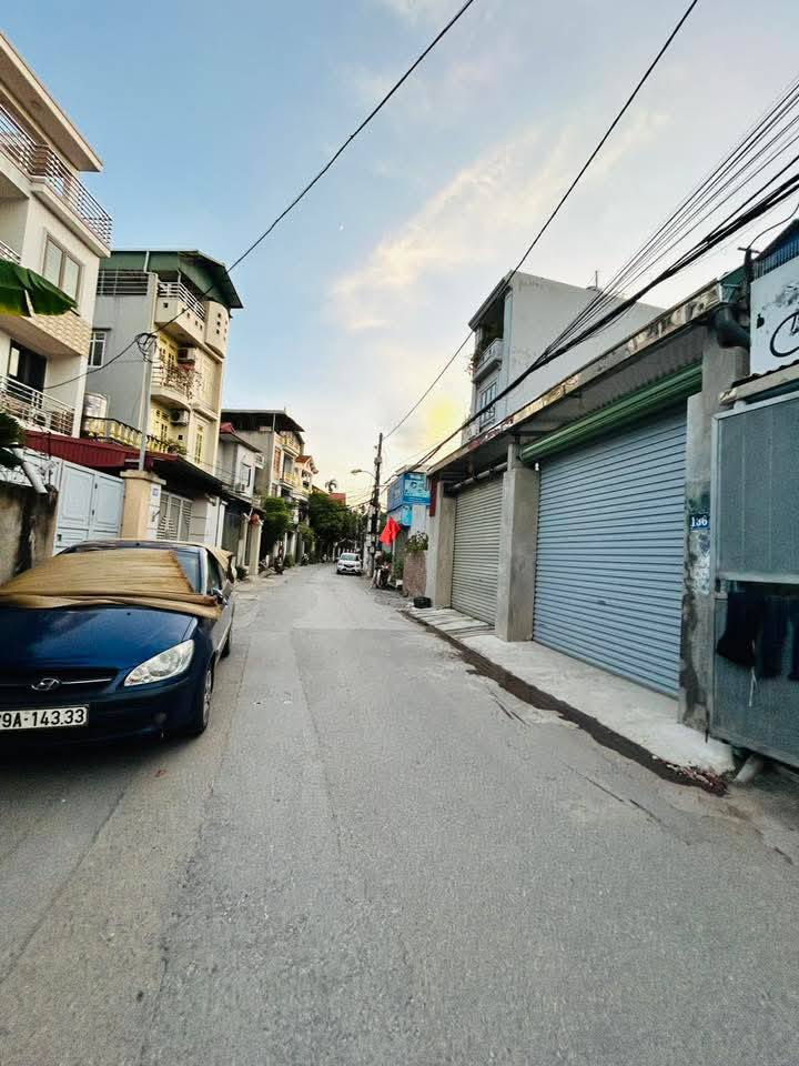 Nhà Nguyễn Văn Linh, Long Biên 390m² - Mặt Tiền Kinh Doanh, Ô Tô Tránh!