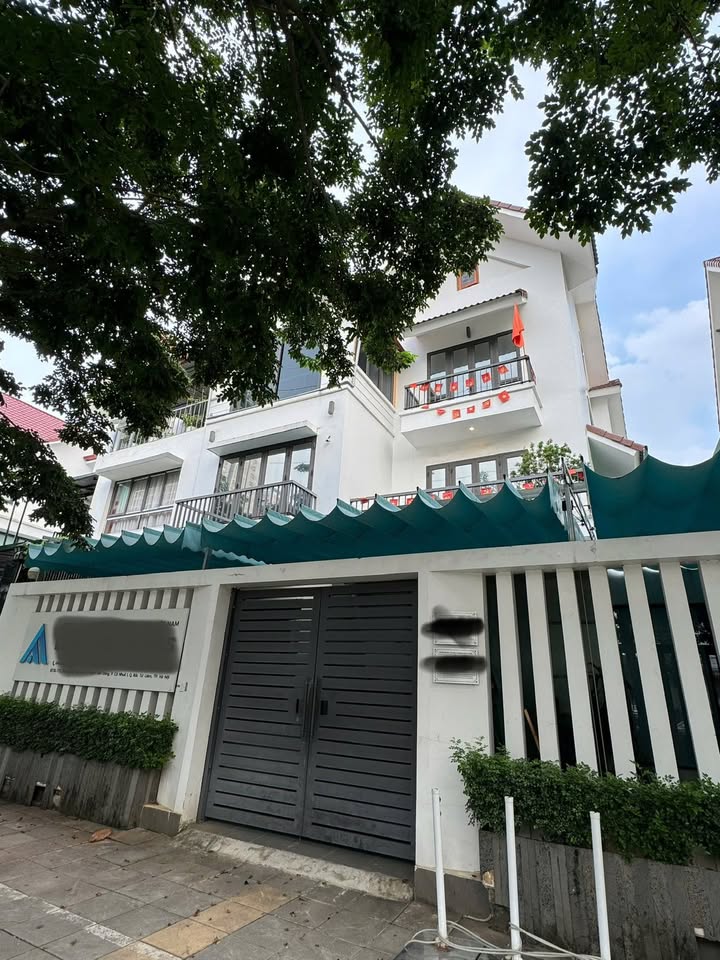 Biệt thự KĐT Giao Lưu 200m² giá 80 triệu - Vị trí đắc địa, có thang máy!