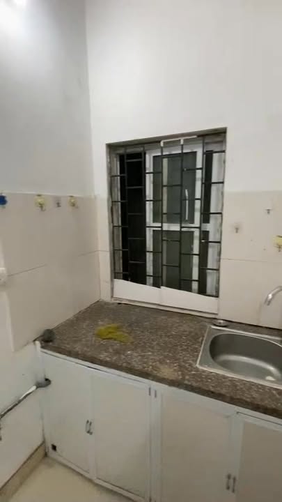 Phòng trọ Nguyễn Hoàng Tôn, Tây Hồ 30m² - Sẵn sàng ở ngay!