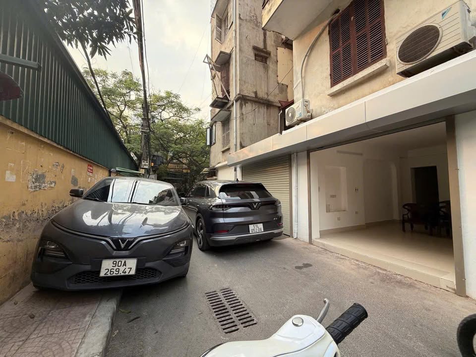 Thuê Cửa Hàng Nguyễn Chí Thanh 43m² Giá 10.5 Triệu - Mặt Tiền Kinh Doanh Đắc Địa!