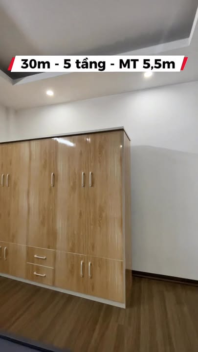 Nhà phố Tôn Đức Thắng, Đống Đa 30m² 5 tầng - Mặt tiền kinh doanh 5.5m