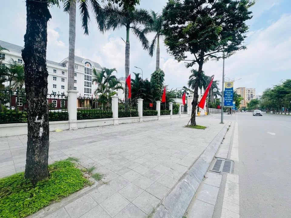 Căn hộ Hoàng Mai 64m² - Vị trí đẹp, sổ đỏ sẵn sàng!