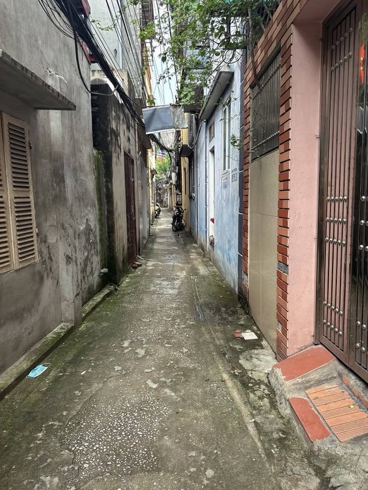 Nhà 4 Tầng Nguyễn Văn Linh, Long Biên - 58m² Dân Xây, Sổ Đỏ Sẵn Sàng