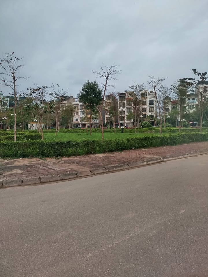 Đất nền Việt Hưng Long Biên 90m² 2.07 tỷ - Sổ đỏ chính chủ