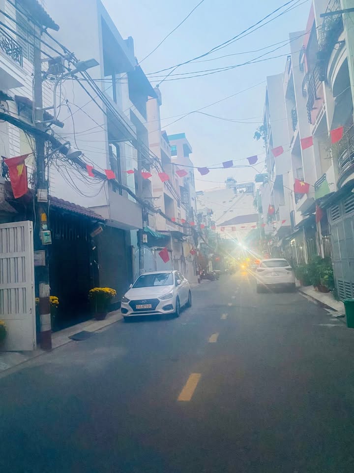 Nhà Lô Góc 2 Tầng Lũy Bán Bích, Tân Phú - 60m² - 8.35 Tỷ