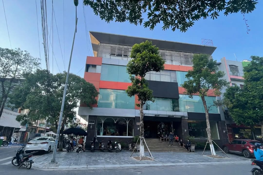 Nhà phố góc cho thuê Phố Người Nước Ngoài Từ Sơn 220m² x 4 tầng - Kinh doanh đắc lợi