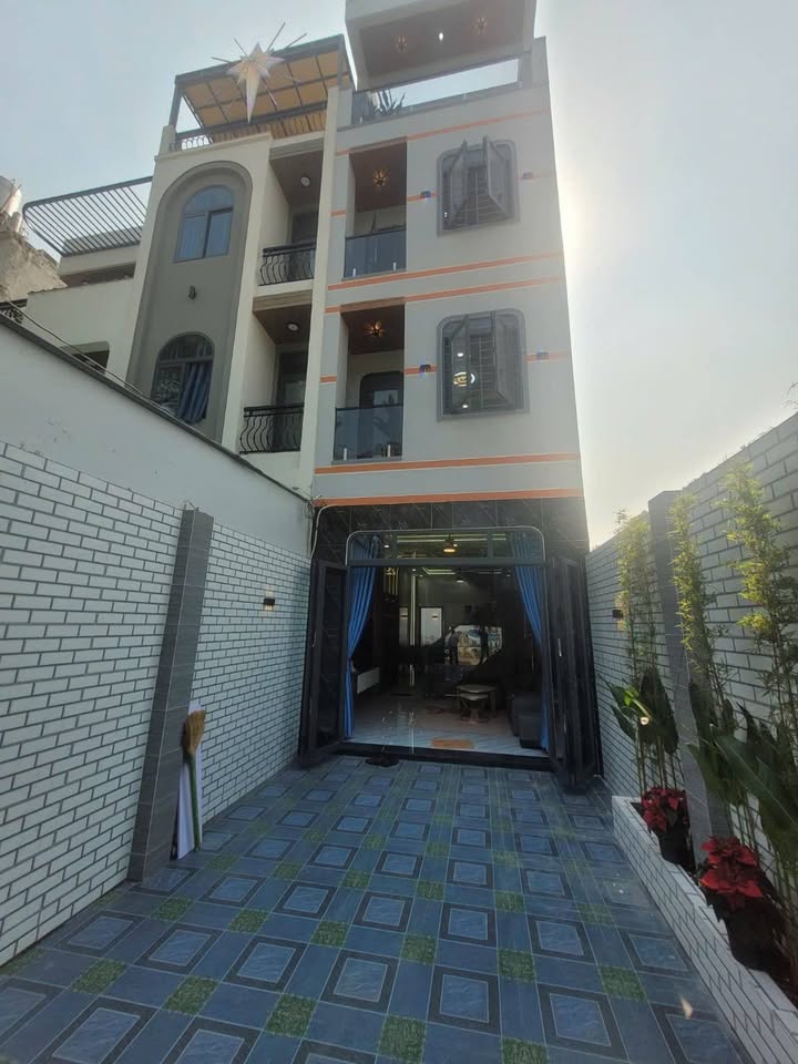 Nhà riêng KCX Linh Trung II 70m² Full nội thất - Giá 6.15 tỷ