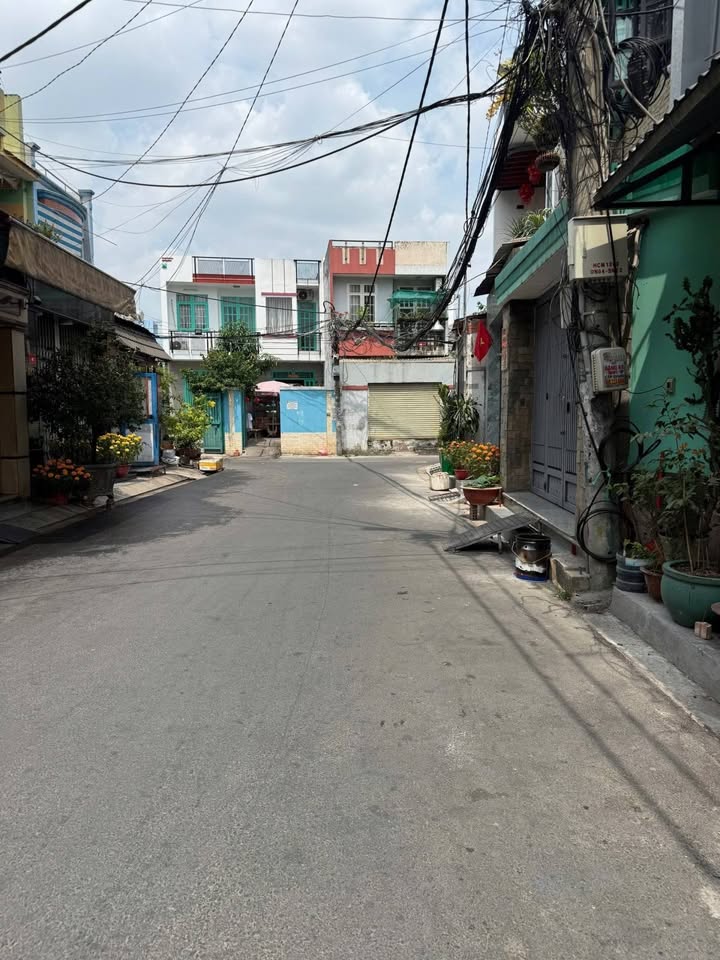 Nhà hẻm Đường Tỉnh Lộ 10 Bình Tân 48m² - Ô tô vào tận nhà!