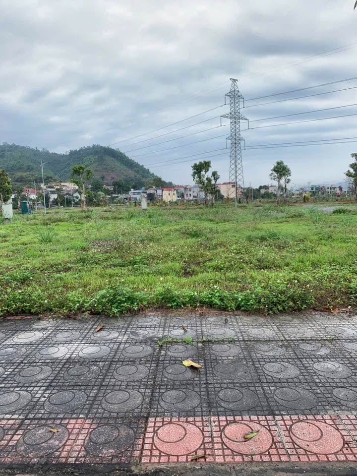 Đất nền Phường Thống Nhất Hòa Bình 120m² hơn 2 tỷ - Sổ đỏ chính chủ