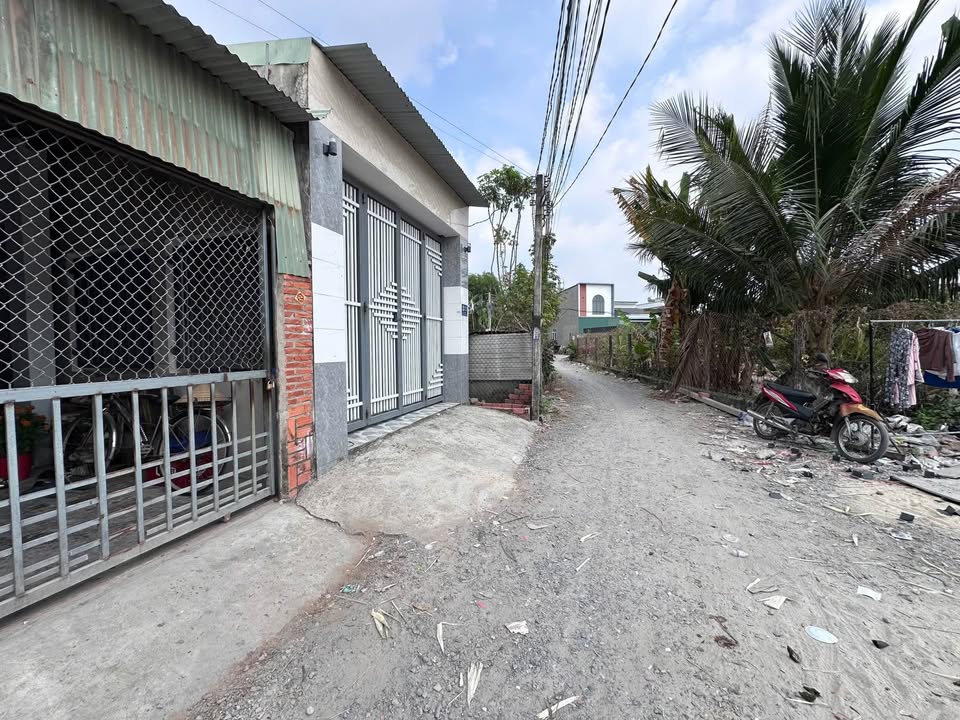 Nhà Riêng TP. Tây Ninh 154m² - Ô Tô Đậu Sân, Giá 1.45 Tỷ!