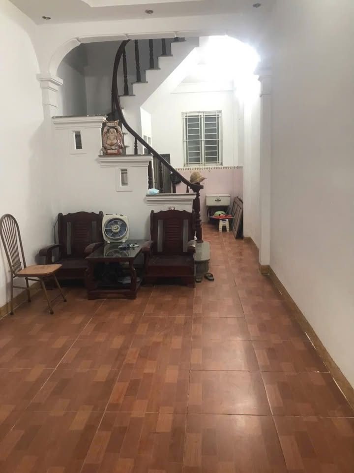 Nhà riêng Ngõ 245 Định Công 40m² 12 triệu - Vị trí đẹp, giá tốt!