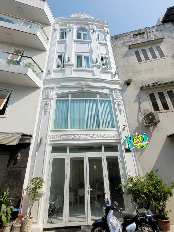 Nhà Phố Mặt Tiền Hoa Đào, Phú Nhuận 35 triệu/tháng - Mặt tiền kinh doanh