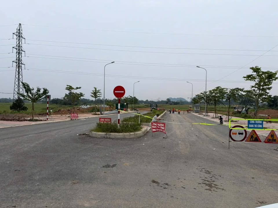 Bán Đất Nền Lương Sơn, Hòa Bình 80m² - Sổ Đỏ Thổ Cư, Đường Rộng