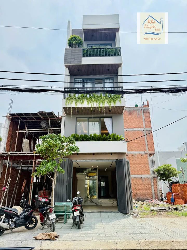 Nhà mặt tiền Thạnh Lộc Quận 12 52m² giá 7.9 tỷ - Vị trí đắc địa kinh doanh!