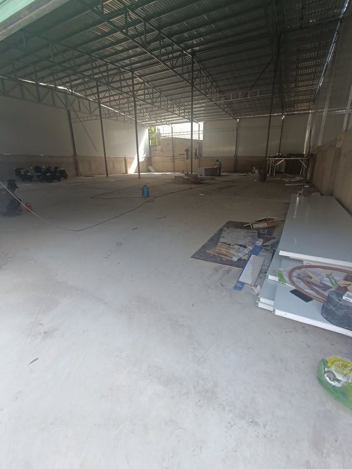 Kho cho thuê Phú Hòa, TDM 600m² - Container thoải, hoạt động ngay!