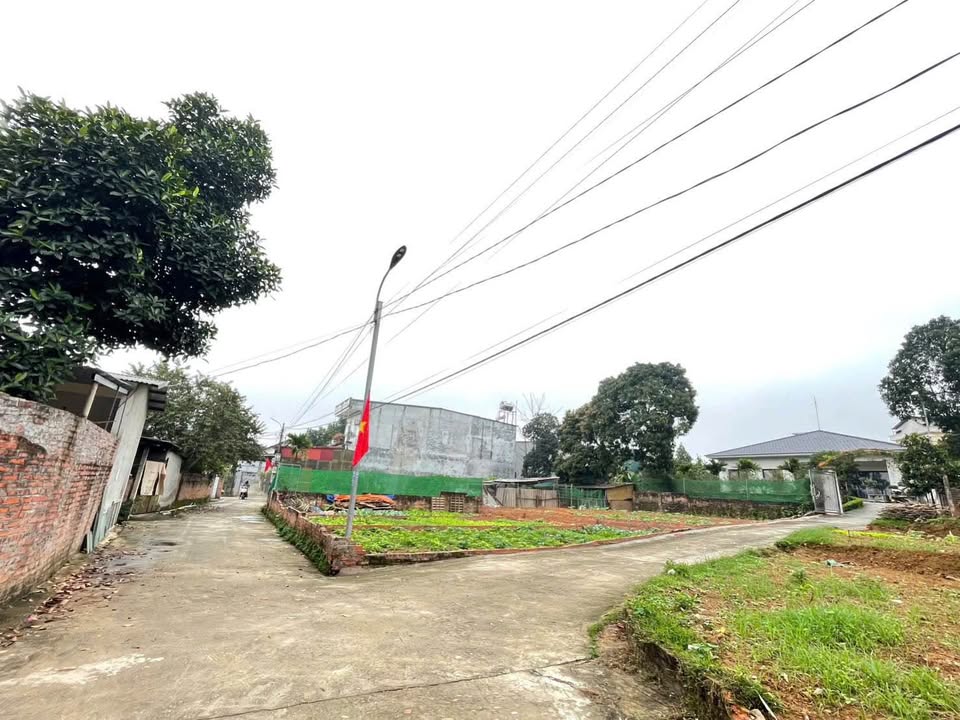 Đất nền góc 2 mặt tiền Dt 70,2m, Phú Thọ - Sẵn sàng xây dựng