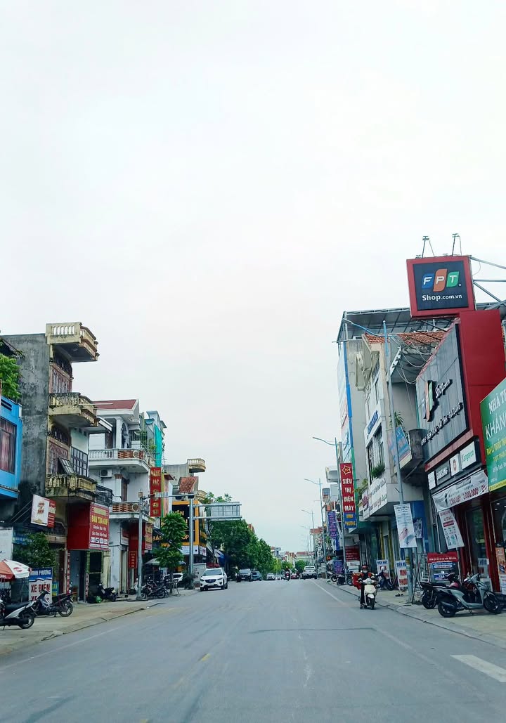 Bán nhà mặt phố Trới Hoành Bồ 106m² - Vị trí kinh doanh đắc địa