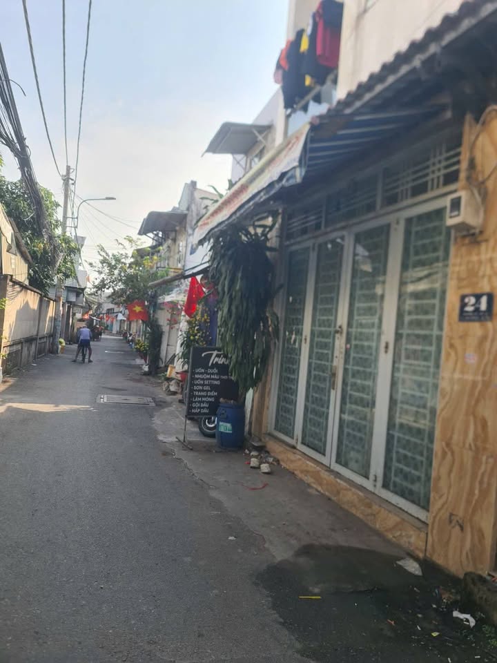 Nhà nguyên căn Thủ Đức 36m² giá 6 triệu - Hẻm ô tô vào tận nhà!