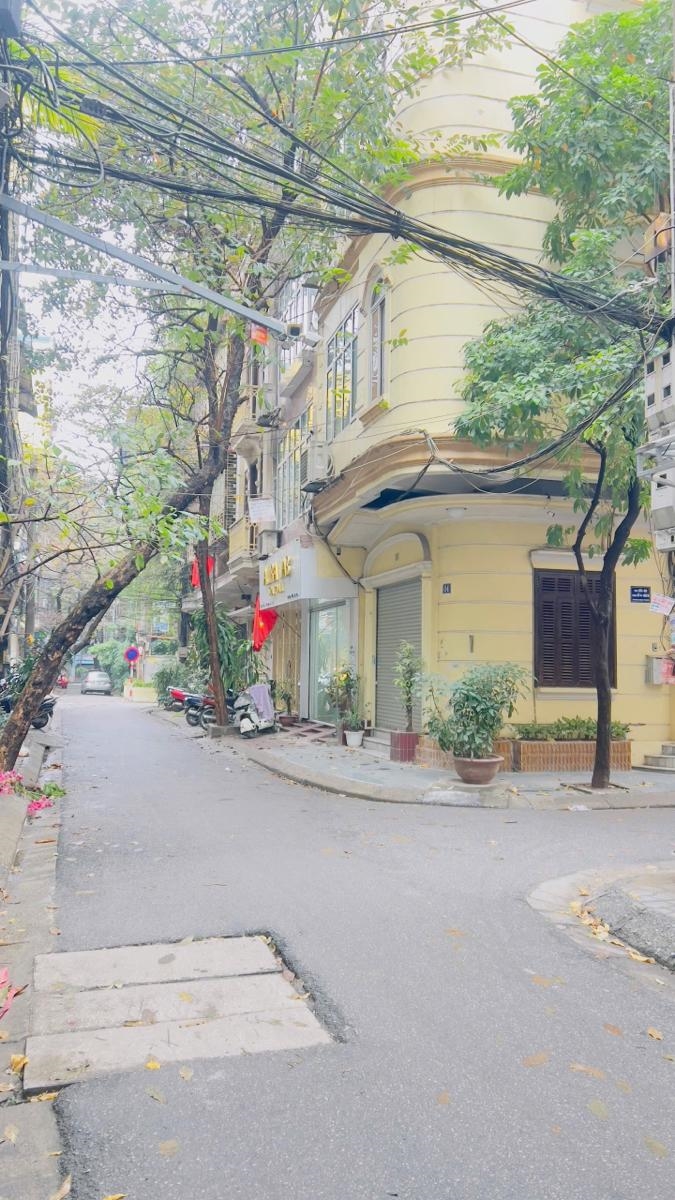 Nhà Phân Lô Láng Hạ 42m² - 4 Tầng, Ô Tô Tránh Vỉa Hè - 20.5 Tỷ