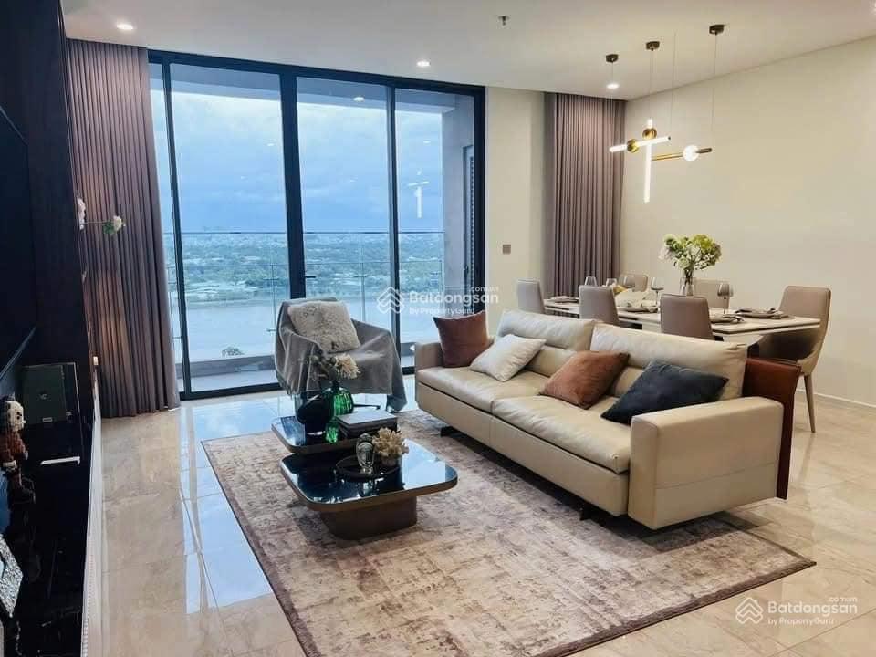 Căn hộ Oriental Plaza Tân Phú 105m² giá 13 triệu - Bàn giao ngay!