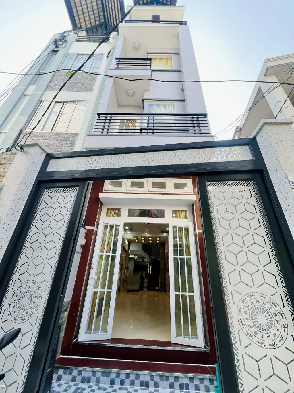 Nhà 6PN, 7WC, Nở Hậu 75m² P4 Q8 - Giá 7.8 Tỷ