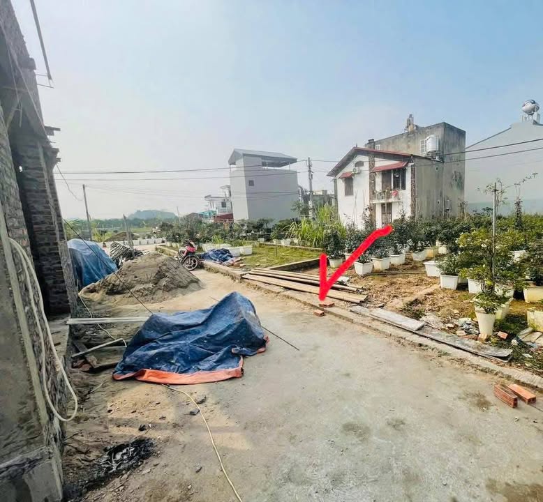 Bán Đất Mê Linh 40m² - Đường Ô Tô, Gần KCN, Giá 2 Tỷ