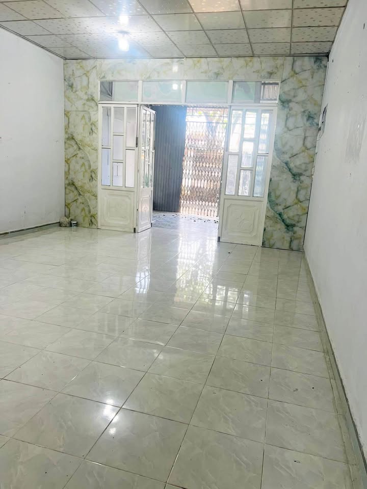 Nhà riêng Hàm Nghi Kon Tum 100m² - Giá tốt hiếm có!