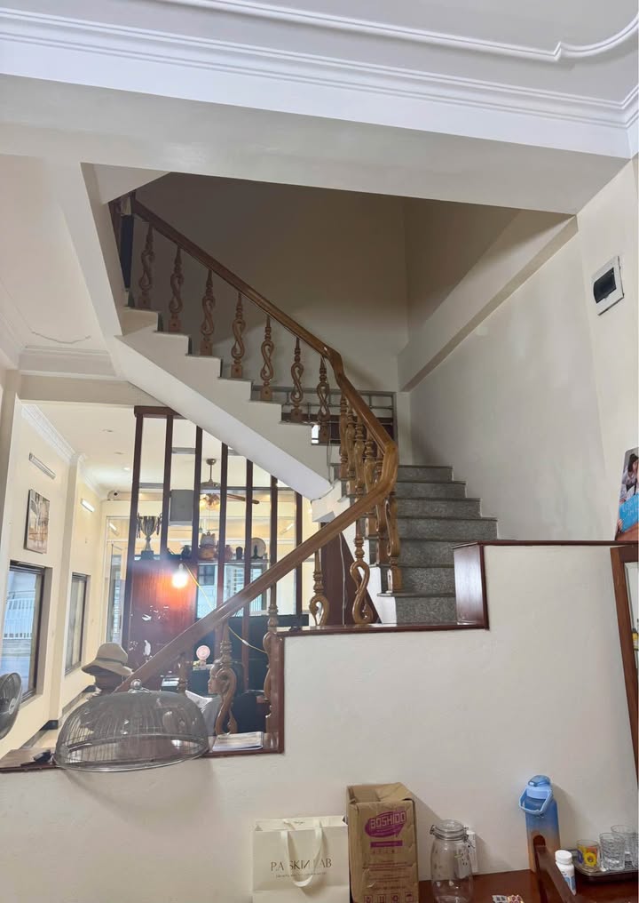 Nhà 3 Tầng Đường Nhạc Sơn, Lào Cai - 78.5m² Kinh Doanh Sầm Uất, Sổ Đỏ Chính Chủ