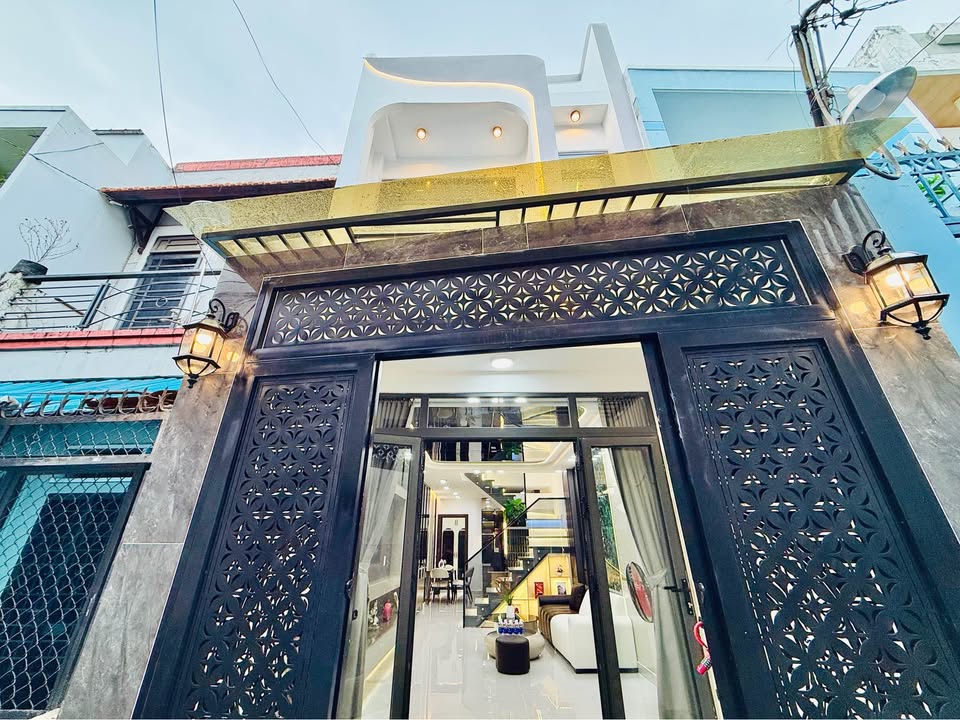 Nhà Phường 11 Gò Vấp 51m² - Hướng Đông Nam, 3PN - Giá 5.65 Tỷ