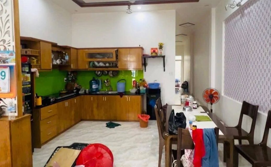 Bán nhà P. Trương Quang Trọng 100m² giá 1.35 tỷ - Sẵn sàng ở ngay!