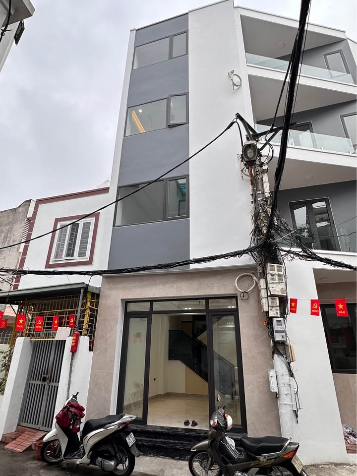 Nhà phố Trần Nguyên Hãn 44m² - Ô tô đỗ cửa, sổ đỏ chính chủ!