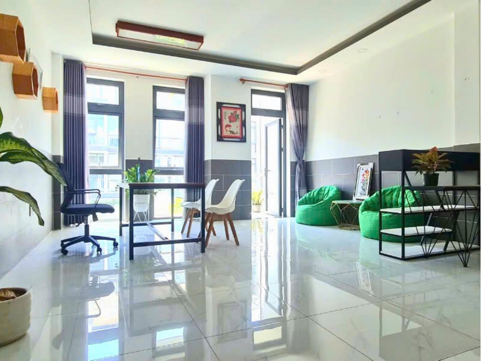 Văn Phòng 35m² Vạn Phúc City - Giá 7.9 Triệu/Tháng - Full Nội Thất