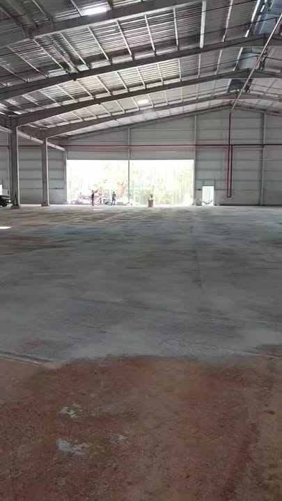 Kho/Xưởng Bến Cát 9000m² - Container thoải, hoạt động ngay!
