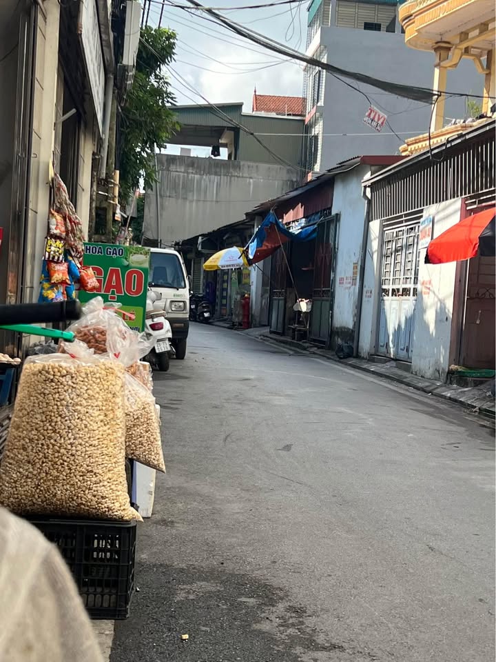 Nhà Ngõ 61 Phố Trạm, Long Biên - 37.6m² Kinh Doanh, Ô Tô Tránh, 2.68 Tỷ