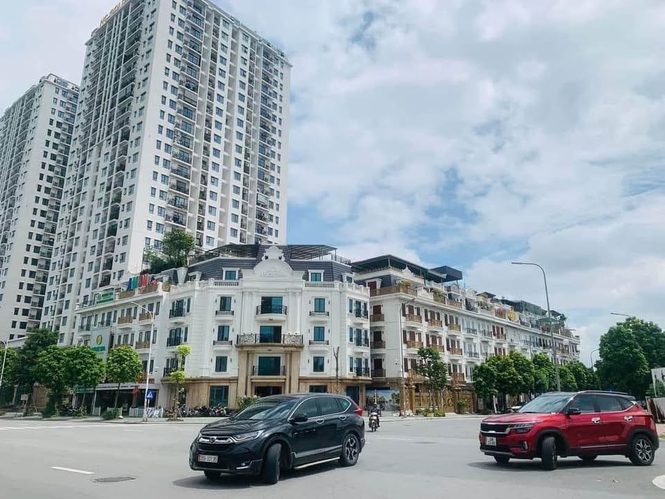 Nhà Phố Hồng Tiến Long Biên 500m² - Vị trí đắc địa, kinh doanh mọi loại hình!