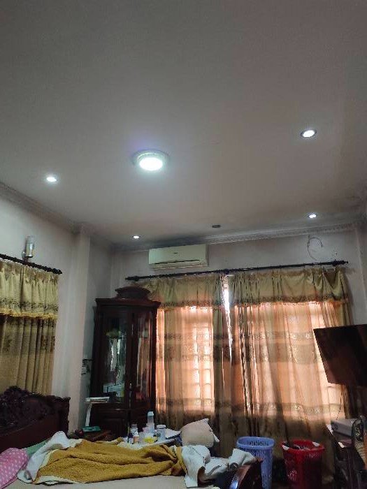 Nhà mặt phố Ngô Gia Tự 32m² 6.6 tỷ - Long Biên, mặt tiền kinh doanh