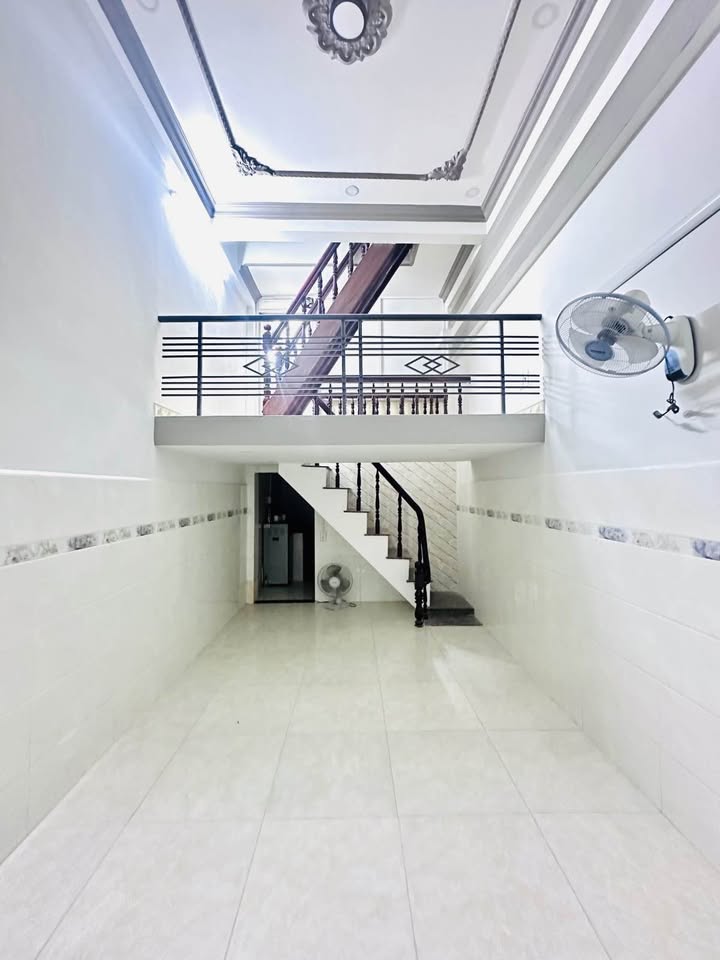 Nhà riêng Gò Vấp 28m² 3.95 tỷ - Sổ hồng sẵn, đối diện UBND Quận!