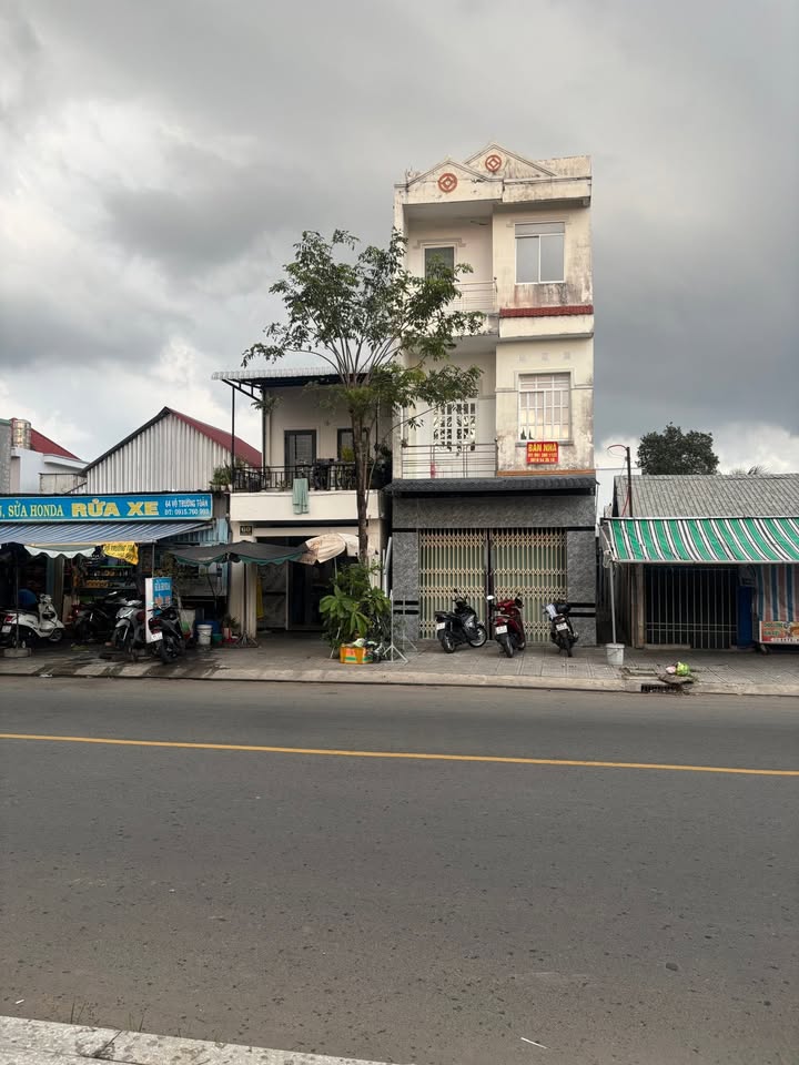 Nhà Mặt tiền Võ Trường Toản Rạch Giá 82m² - Vị trí đẹp!