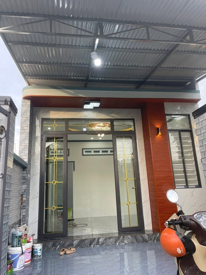 Nhà mặt tiền Nguyễn Văn Linh, Tây Ninh 90m² - Full nội thất, sẵn sàng ở ngay!